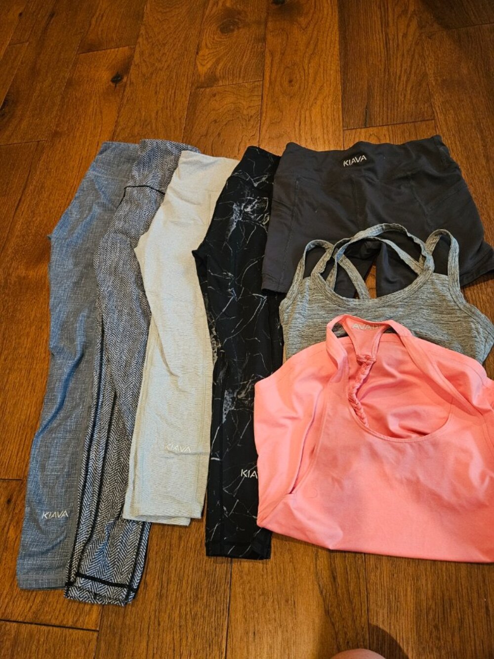 Kiava Activewear Bundle – Leggings, Bra, Shorts & Tank (Excellent Condition)